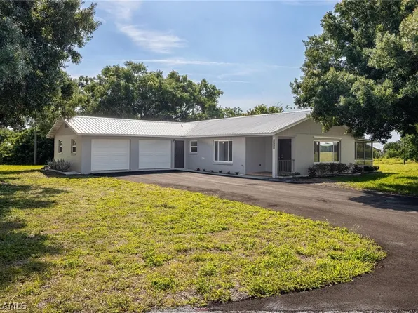 1453 River Rd, Moore Haven, FL 33471