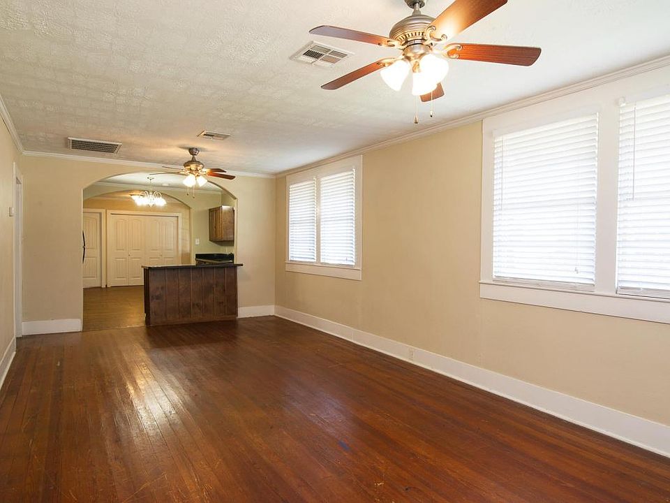 1st image of 300 Fairview Ave #300