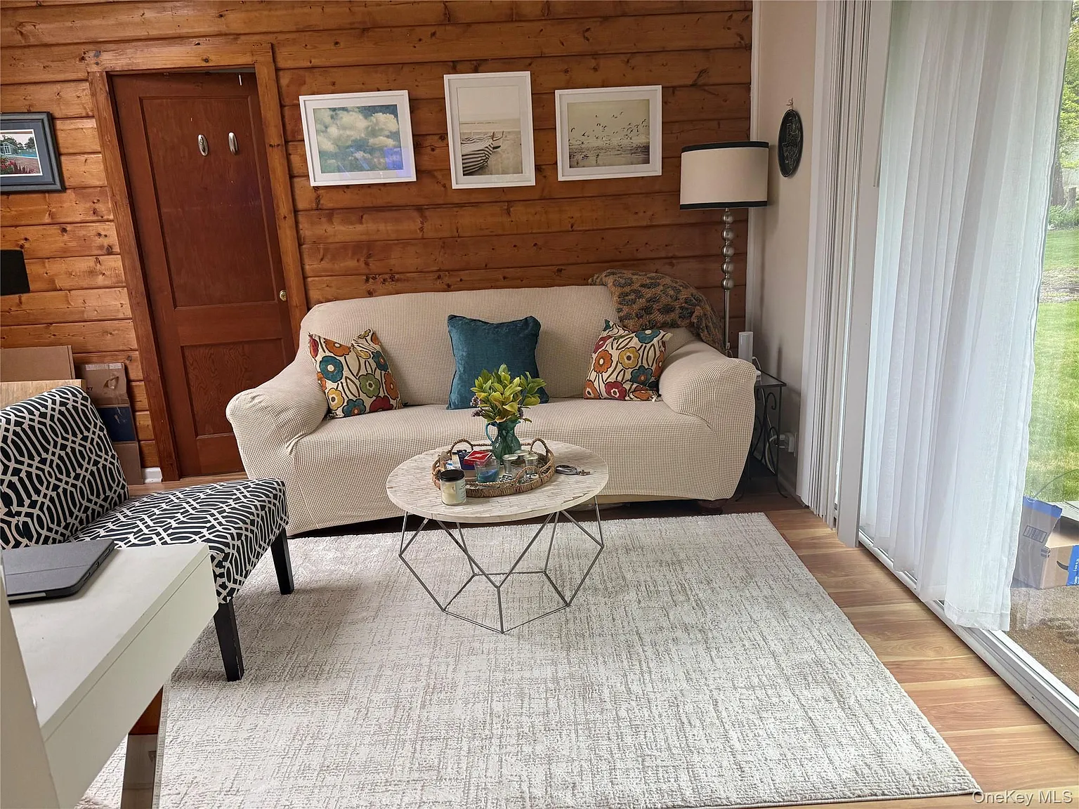 1 bed, 1.0 bath, 650 sqft, $22,000 — Photo 2
