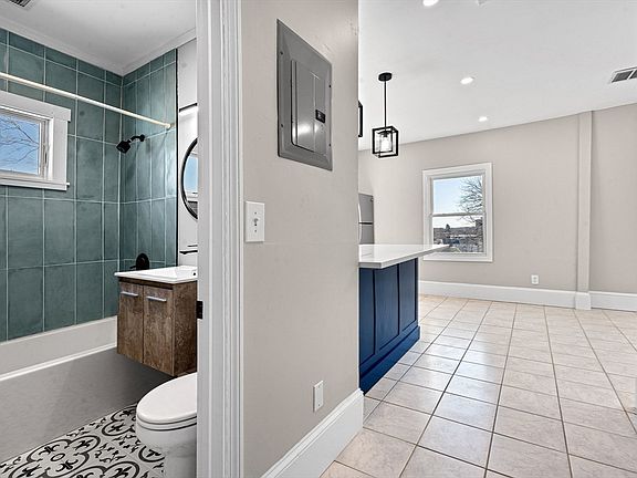 5th image of 16 Hawthorne St