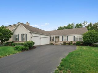 75 Raven Dr, Aurora, IL 60506