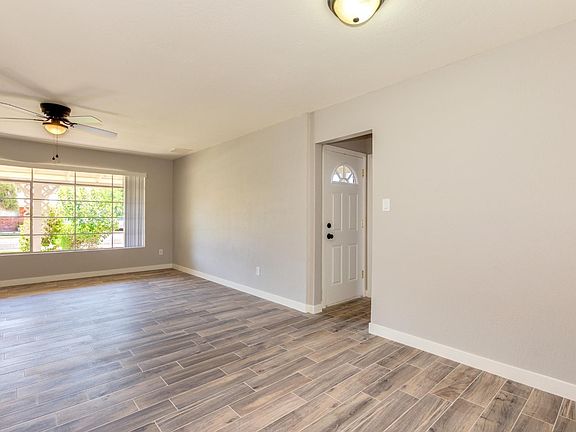 4th image of 3434 W Sierra Vista Dr