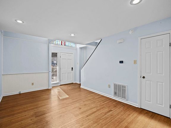 5th image of 1500 Center St