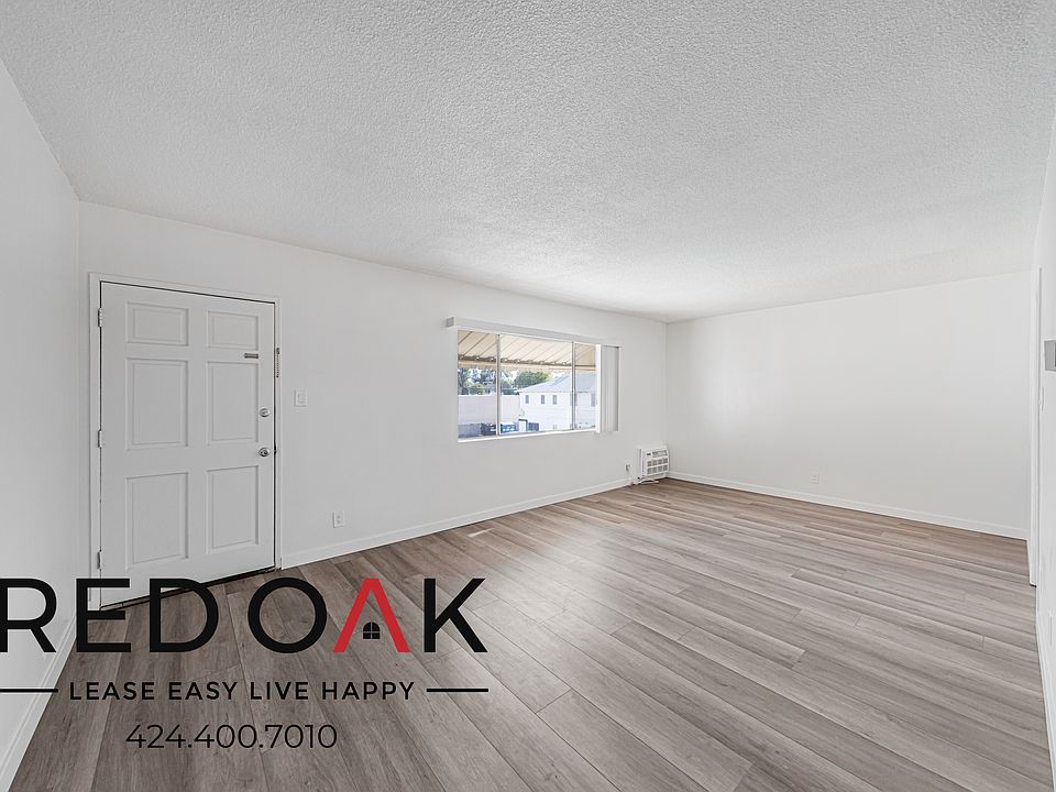 1st image of 8720 Owensmouth Ave APT 2