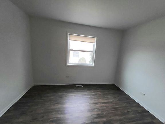 4th image of 7926 W 163rd Pl