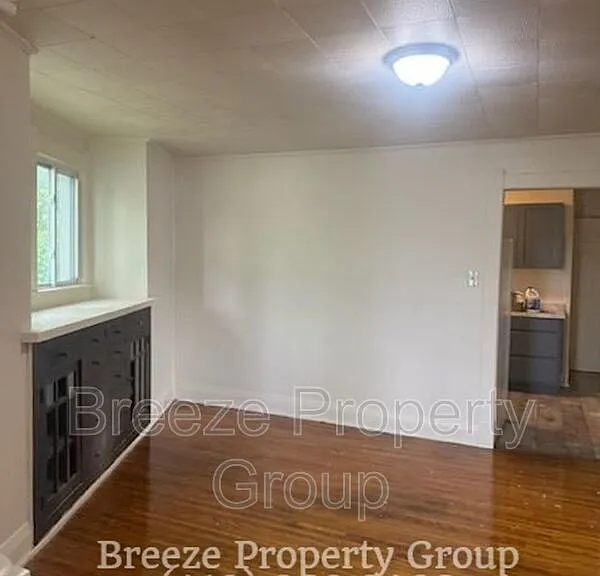 228 Langdon St — Photo 2