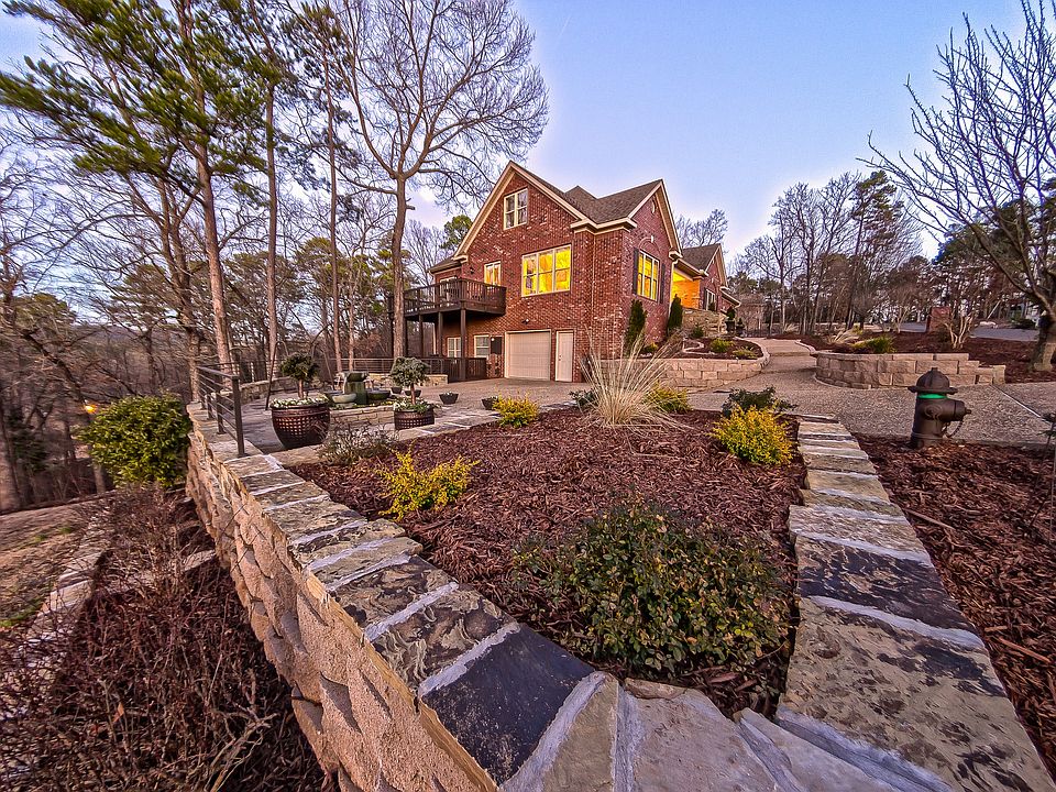 Stone patio w/fountain