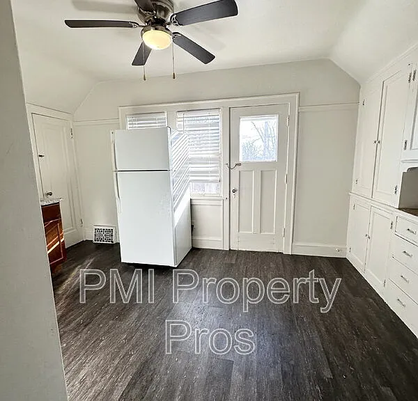 3040A N 59th St — Photo 5
