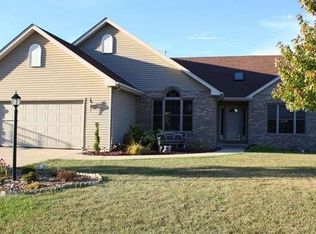8216 Doe Glen Ct, Racine, WI 53406