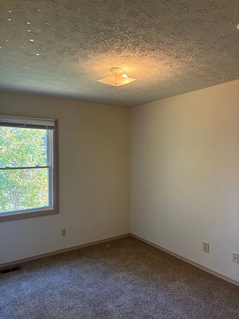 1377 West Allen Street — Photo 3
