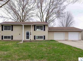 412 14th Ave NW, Waseca, MN 56093