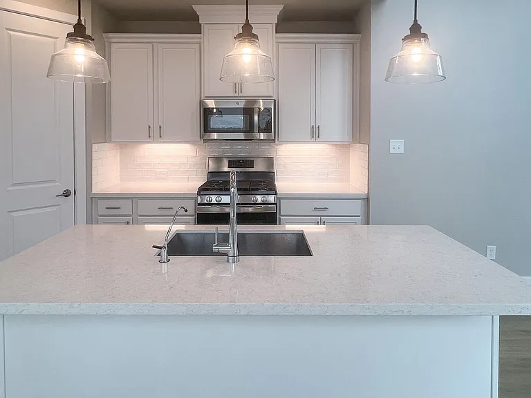 21818 Fitzroy Manor Ln — Photo 6
