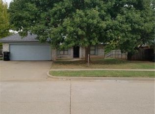 1024 Stadium Rd, Moore, OK 73160