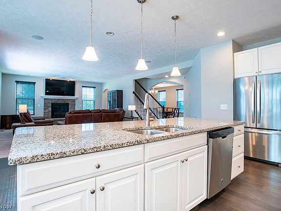 3rd image of 531 Arboretum Dr