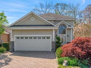 80 Redan Dr, Smithtown, NY 11787