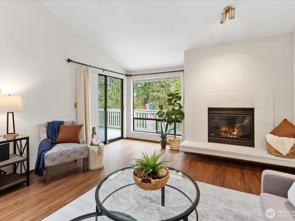 15800 Village Green Drive SE #8-28, Mill Creek, WA 98012