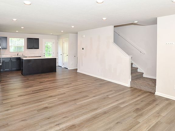4th image of 1392 Cascades Dr