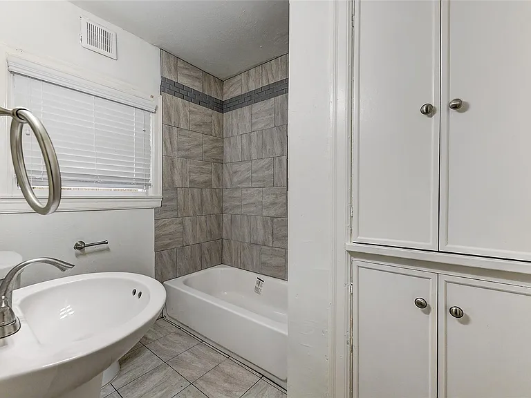 2509 Shakespeare St #1 — Photo 15