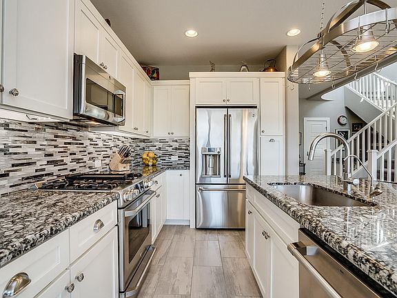 3rd image of 821 E Verde Blvd