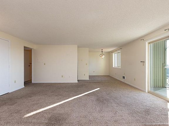 Alt. view living/dining room
