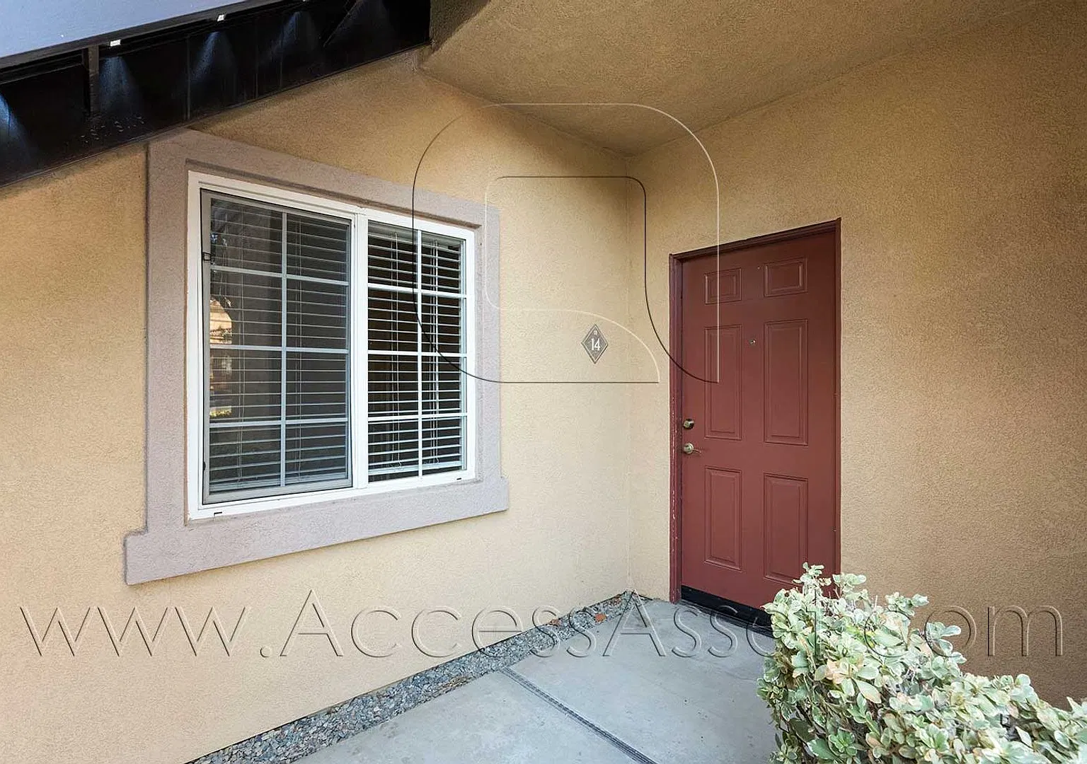 Modern Urban Living at Its Finest: Beutiful 2-Bedroom Suite — Photo 2