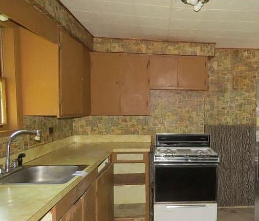 4th image of 273 E Jefferson Ave