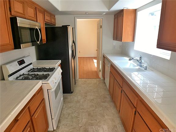 3rd image of 9232 Cedros Ave #A