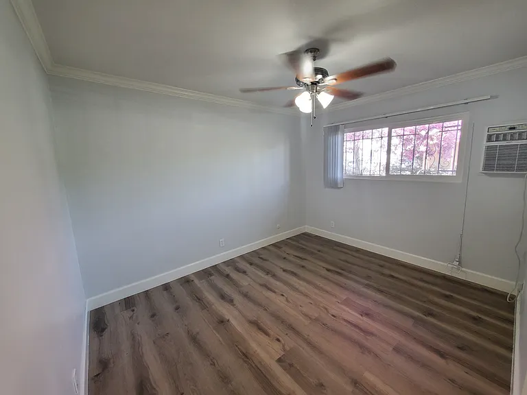 6701 Fountain — Photo 20