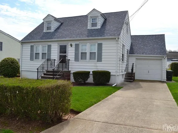 33 Meinzer St, Avenel, NJ 07001