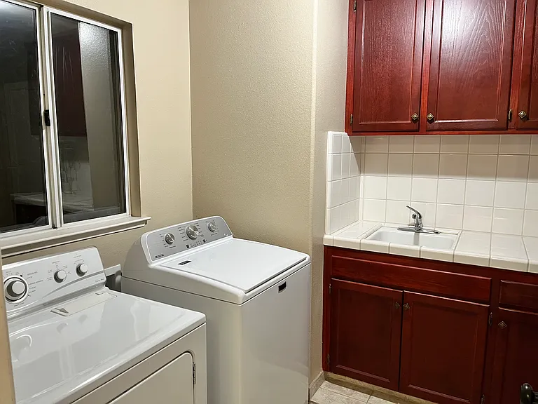 1174 E Kenosha Ave — Photo 16
