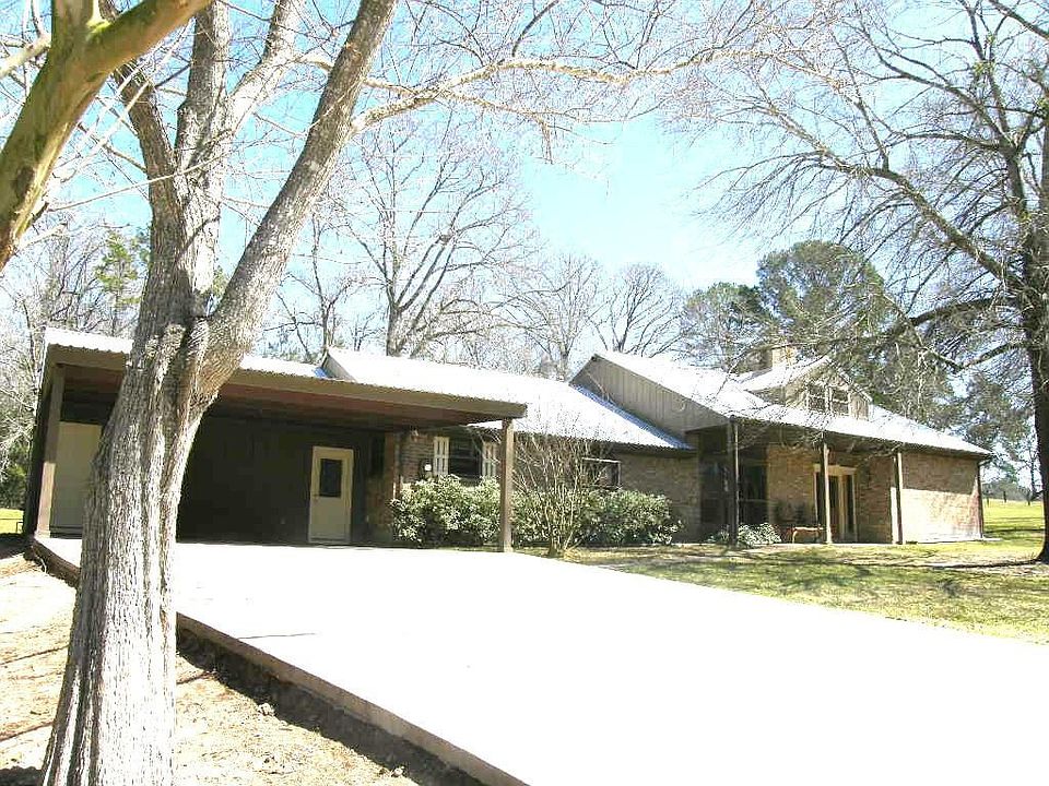 1st image of 34 Winkler Dr