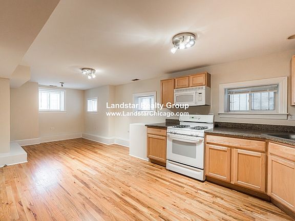 3rd image of 1911 N Humboldt Blvd APT 1