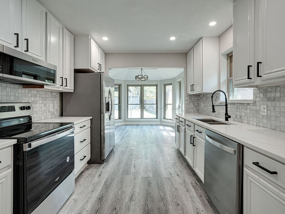 1st image of 324 Forestwood Dr