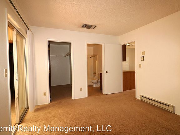 5th image of 3705 E Blacklidge Dr