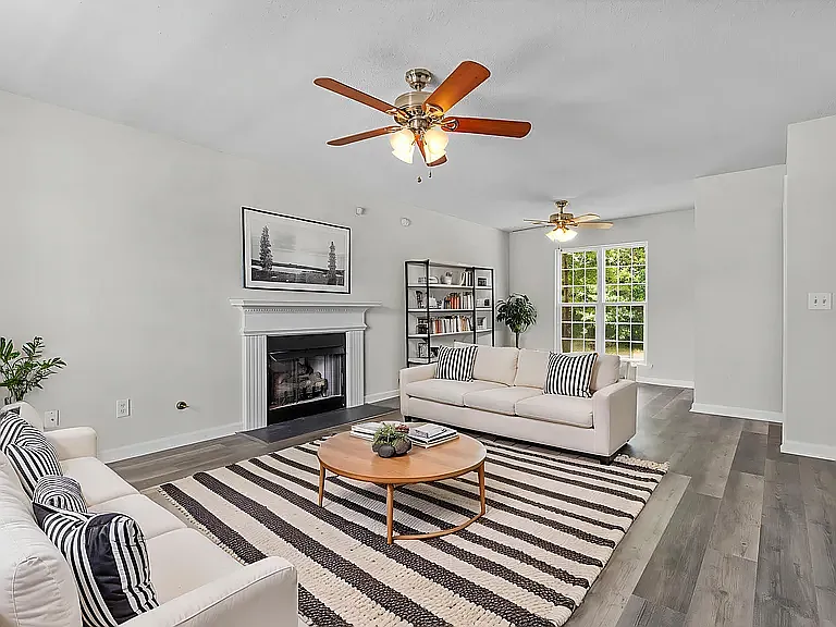 143 Allans Mill Dr — Photo 3