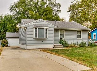 1251 E 26th Ct, Des Moines, IA 50317