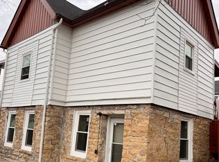 812 Vine St APT 1, Joliet, IL 60435