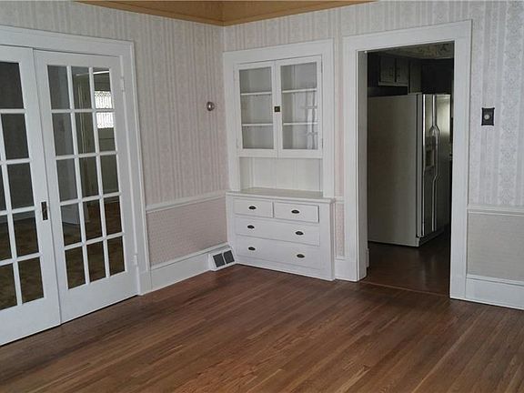 2nd image of 370 Donnan Ave