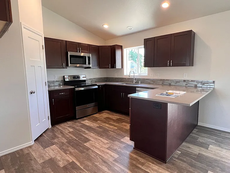 1416 S Madison St — Photo 4