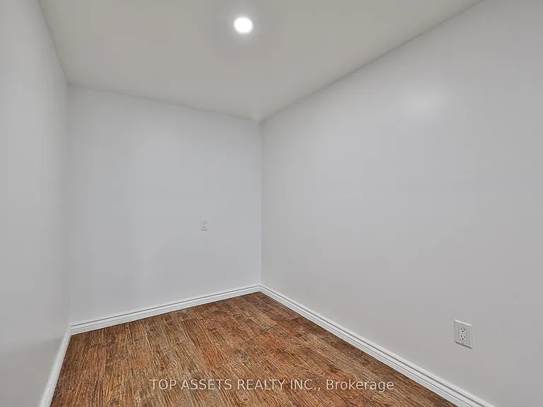 178 Royal Orchard Blvd #BASEMENT — Photo 12