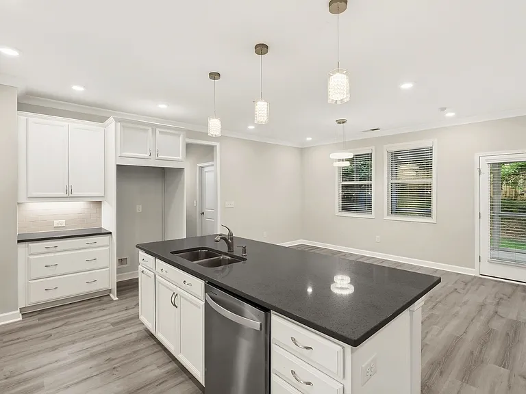 520 Cresentry Brk — Photo 7