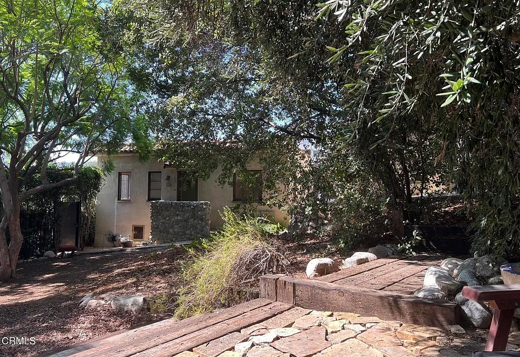 1 bed, 1.0 bath, 616 sqft, $2,850 — Photo 2