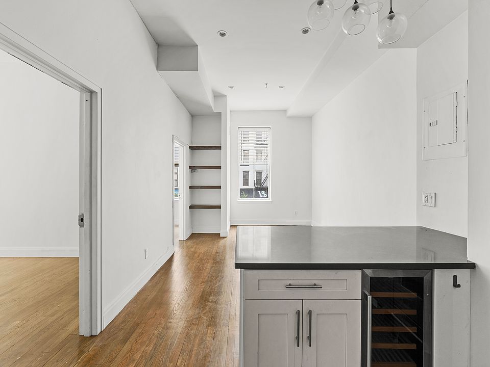 1st image of 66 Pearl St APT 210