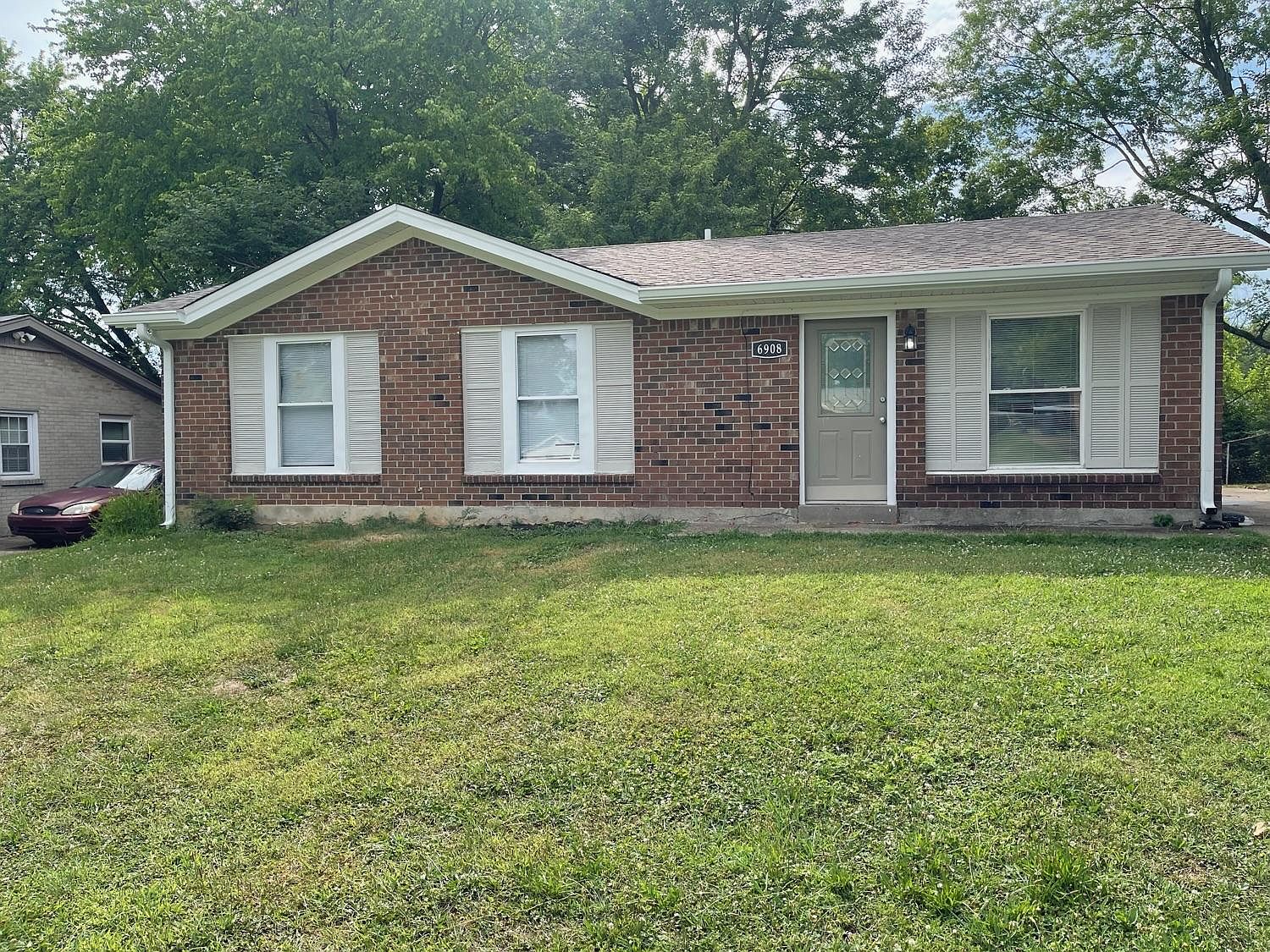 6908 Lakegreen Ct, Louisville, KY 40291 | Zillow