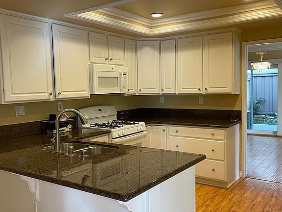 3rd image of 2683 Monterey Pl