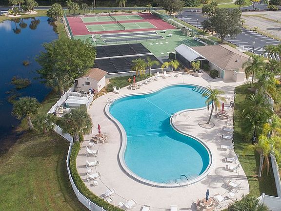 Pool and recreation complex