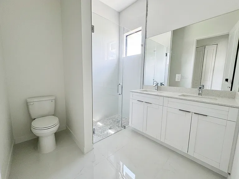 4012 NW 22nd Ter — Photo 16