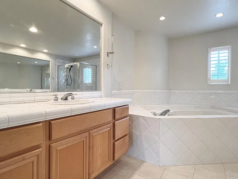 12214 Candy Rose Ct — Photo 23