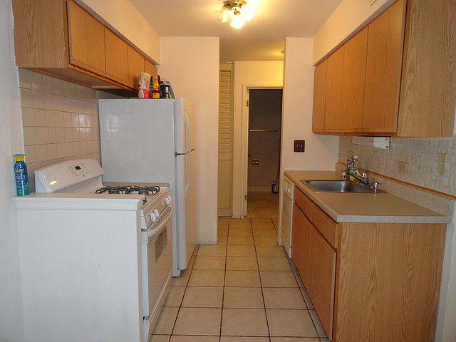 2nd image of 1880 Bonnie Ln APT 207