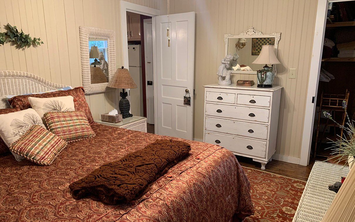 Under 150K Sunday c. 1937 Rustic Cottage For Sale in Murphy, NC